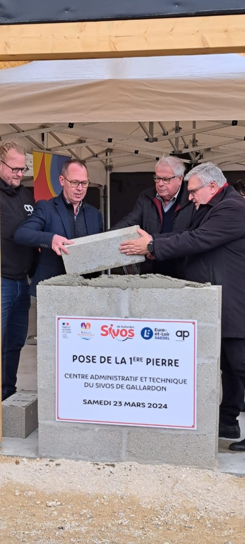 Pose de la 1ère pierre du futur centre administratif et technique du SIVOS